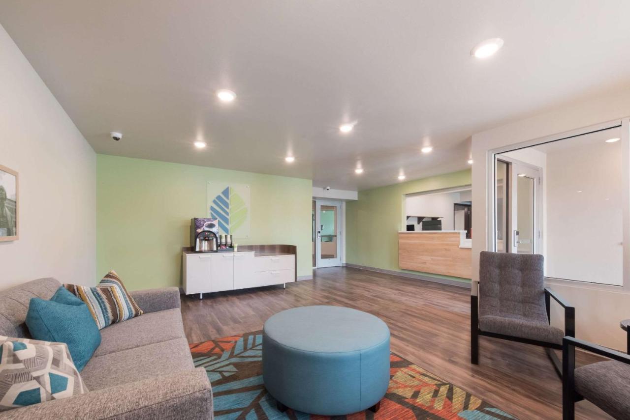 Woodspring Northeast Hotel 2*